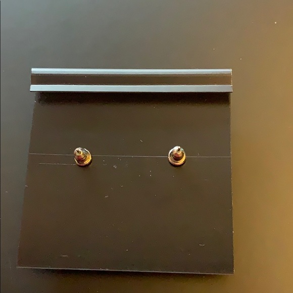 Earrings - Picture 2 of 4